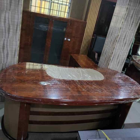 QUALITY DESIGNED BROWN OVAL OFFICE TABLE WITH CABINET & DRAWERS- AVAILABLE (AUFUR)
