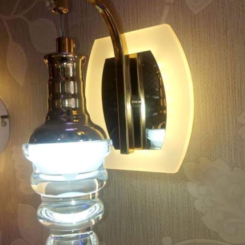 STYLISH QUALITY WALL LIGHT 005